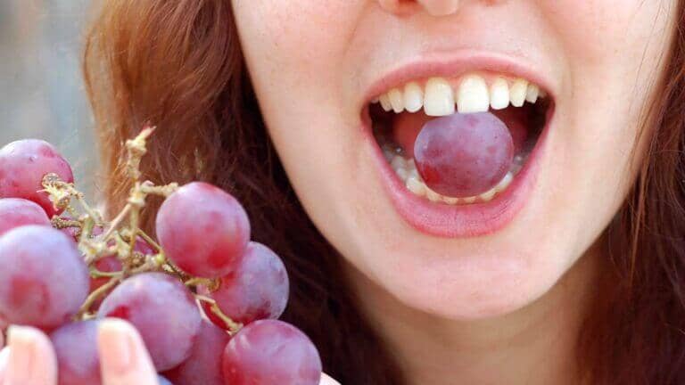 Consuming-Twelve-Grapes